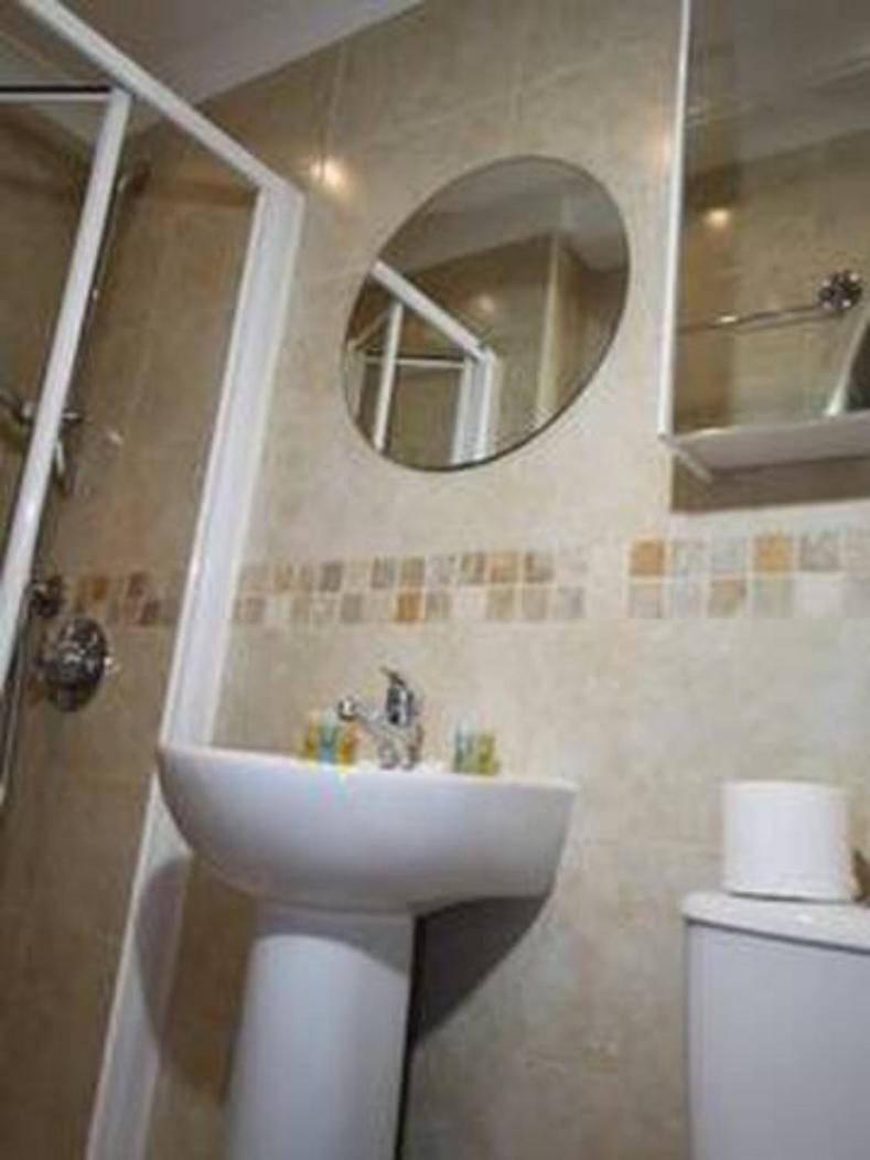 Apartasuites London Emerald ภายนอก รูปภาพ